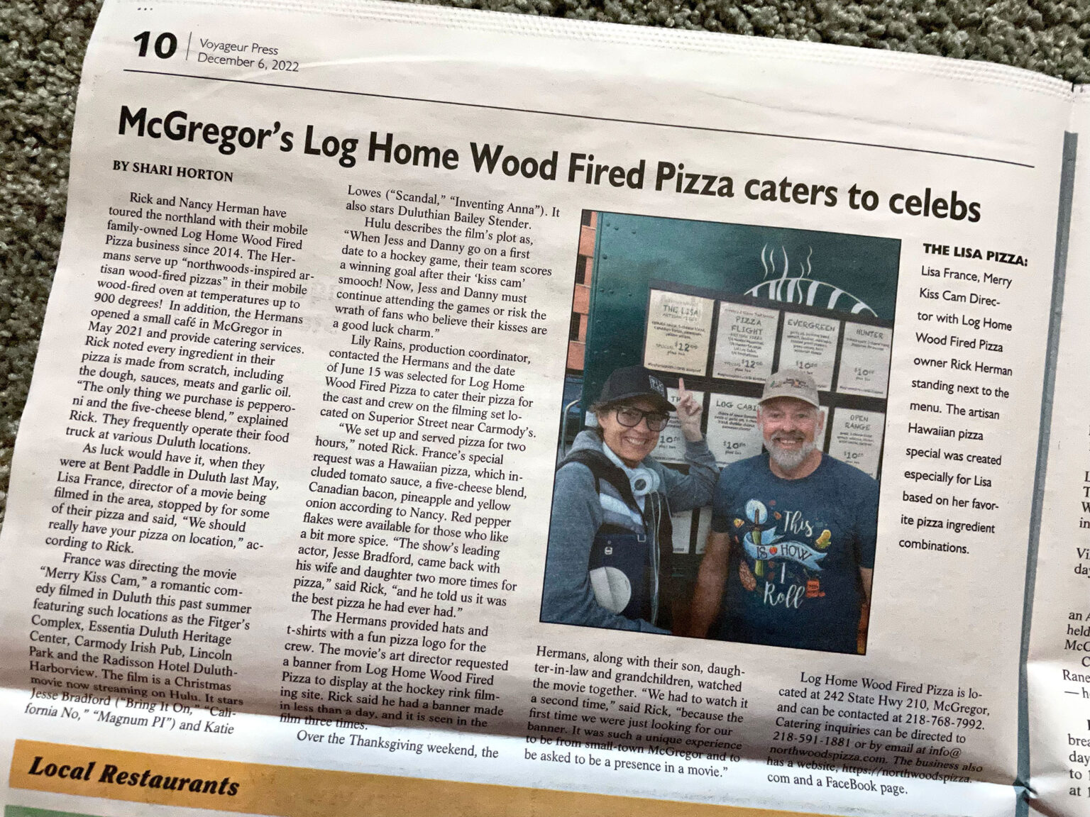 Log Home Wood Fired Pizza, McGregor, MN, Merry Kiss Cam